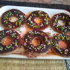 A picture of Chocolate donuts.
