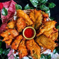 A picture of Spinach Fritter/ Pakora.