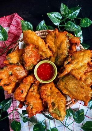 A picture of Spinach Fritter/ Pakora.