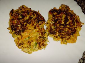 Una foto de Tortillitas de zanahoria y zapallitos - Apto bebé +6 meses BLW- vianda