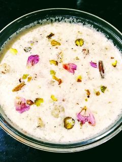 मखाने की खीर (Makhane ki kheer recipe in Hindi) रेसिपी मुख्य फोटो
