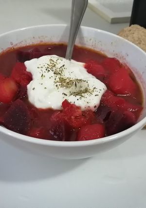 A picture of Ukrainian borsch.