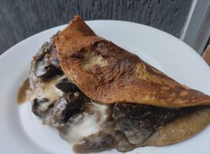 Una foto de Quesadilla🫓 de champiñones🍄 y cebolla🧅 caramelizada🧀..