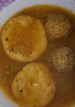 A picture of Meatball Soup with Cheese Fritters (Sopa de Albóndigas y Capirotadas de Queso).