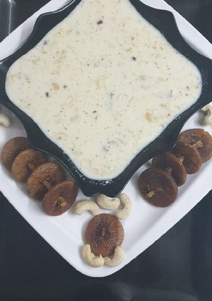 A picture of Anjeer Kaju Doodh Paak.