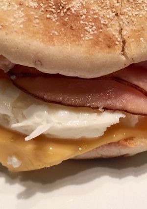 A picture of 1:20 Egg McMuffin.