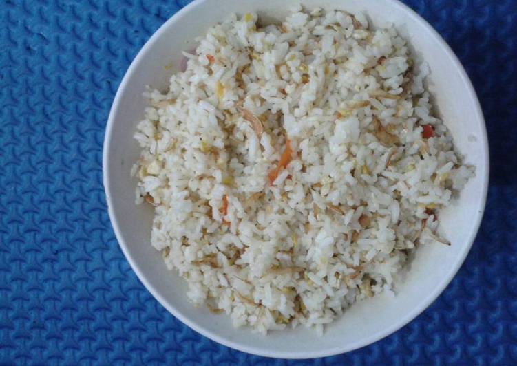 Resep nasi goreng ebi sederhana oleh Halidha Hatta - Cookpad