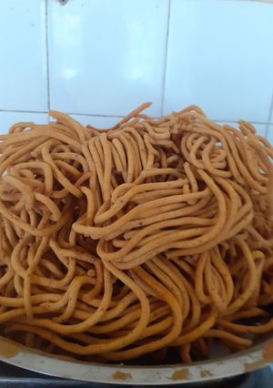 તીખા ગાંઠિયા (Tikha Ganthia Recipe In Gujarati) રેસીપી મુખ્ય ફોટો