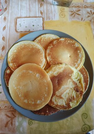 Une photo de Pancakes pour le goûter ! A manger avec bonheur 🥳