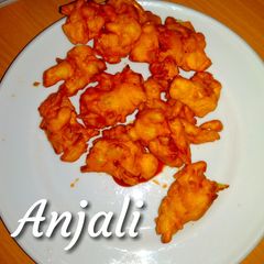 A picture of Besan pakoda.