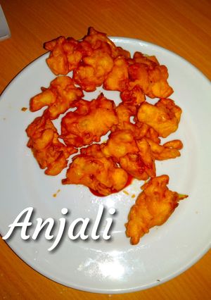 A picture of Besan pakoda.