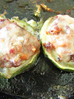 Una foto de Zapallitos rellenos al horno!!