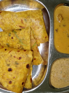 மசாலா தேப்லா(Masala thepla recipe in tamil) செய்முறை முக்கிய புகைப்படம்