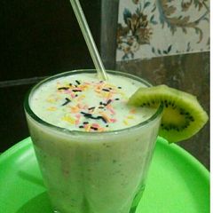 A picture of Kiwi smoothie.