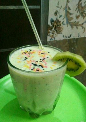 A picture of Kiwi smoothie.