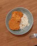 Milanesas de pollo rebozadas en copos de maíz