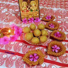 A picture of Besan Ladoo.