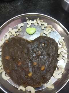 சர்க்கரைவள்ளிக்கிழங்கு அல்வா(Sarkaraivalli kilanku halwa recipe in tamil) செய்முறை முக்கிய புகைப்படம்