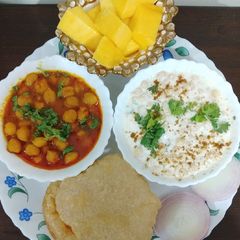 A picture of Chana Puri.
