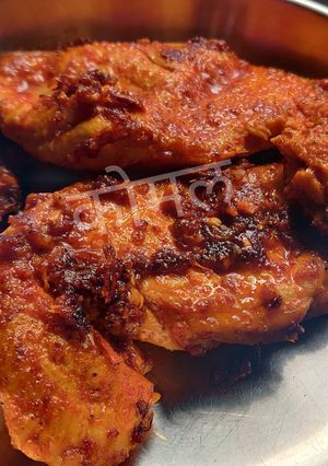 फ्राइड चिकन ब्रेस्ट... सुके चिकन.. (chicken breast sukhe chicken recipe in marathi) रेसिपी चे मुख्य फोटो 
