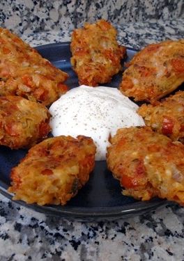 Foto principal de Tomatokeftedes o buñuelos de tomate griegos