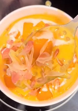 Hình của món Dương Chi Cam Lộ (Chè xoài bột báng).