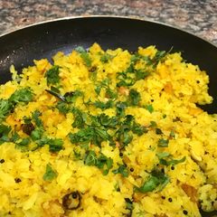 A picture of Aloo pohe.