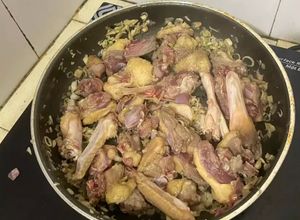 Hình của món Thịt Ngan Om Sấu.