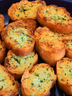 Una foto de Pan de ajo 🥖 🧄