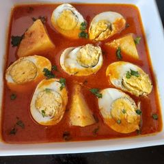 A picture of Anday Aalo ka salan.