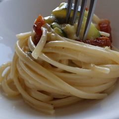 Carbonara Guanciale e Zucchine |Courgettes and Bacon Carbonara Recipe A picture of Carbonara Guanciale e Zucchine |Courgettes and Bacon Carbonara Recipe.