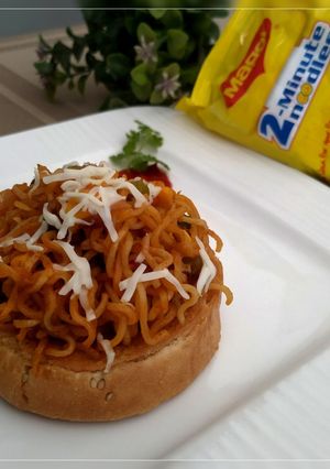 A picture of "Schezwan Maggi with Baked Bread Bowl".
