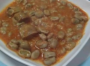 Foto principal de Habas en cazuela con alcachofas