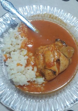 Una foto de Pollo en mole rojo 😋