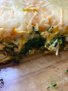 Una foto de Pastel de calabaza, espinaca y pollo. Sano y muy rico !!