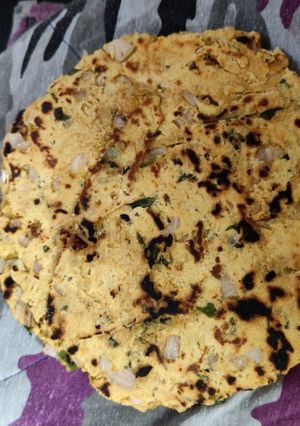 A picture of Besan ki roti (Sindhi koki).