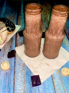 ப்ரிசன் ஹாட் சாக்லேட் (Frozen hot chocolate recipe in tamil) செய்முறை முக்கிய புகைப்படம்