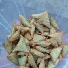 A picture of Beef samosas.