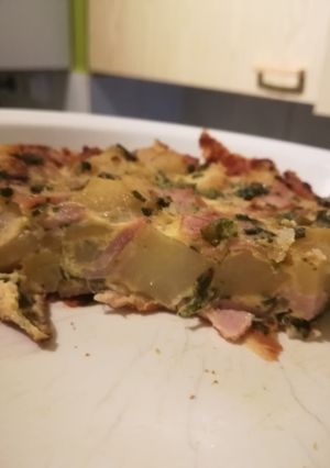 Sonkás-spenótos-krumplis tojáslepény recept fotója