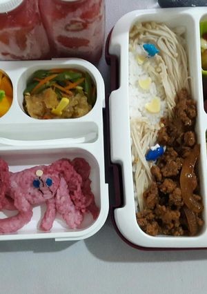 Foto resep Mommy bento pinkie pie enoki siram babi saos tiram