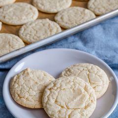 A picture of White Wedding Cookies.