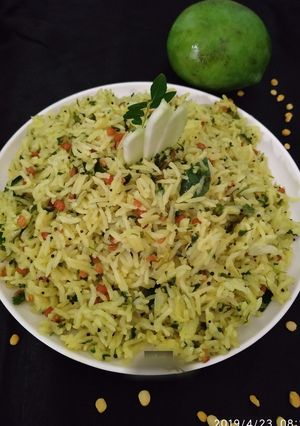 A picture of Raw mango rice.