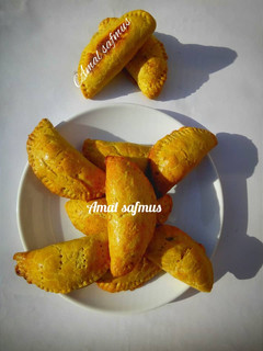 A picture of Baked meat pie.