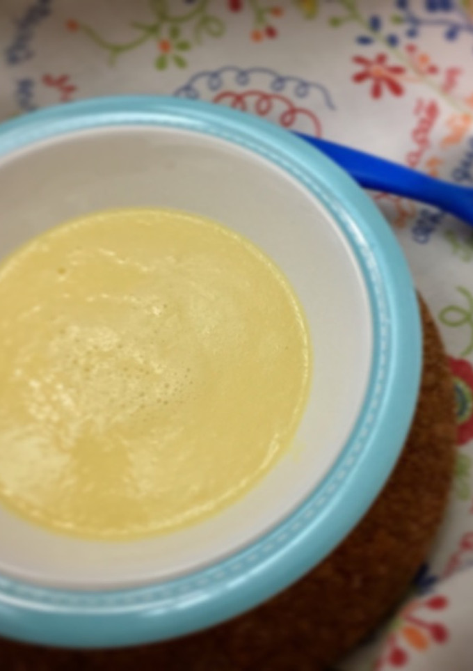 Una foto de 1ª Papilla con yogur y fruta 👶🏼🍎🍊