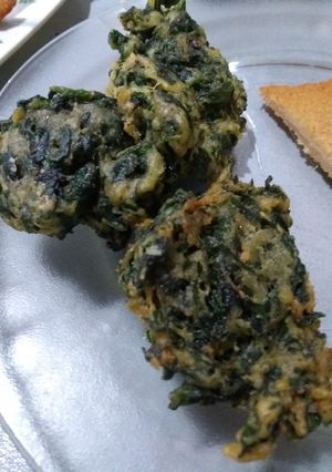 Una foto de Buñuelos de espinaca simples y fáciles
