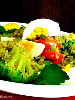 Una foto de Ensalada de quinoa y el brócoli
