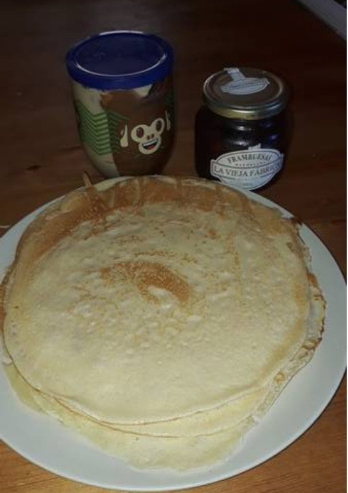 Una foto de Crepes/filloas con lo que tu quieras (Nutella, mermelada, jamón)