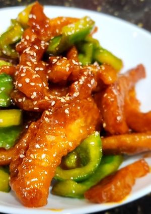 Hình của món Nọng má heo chiên sốt chua ngọt.