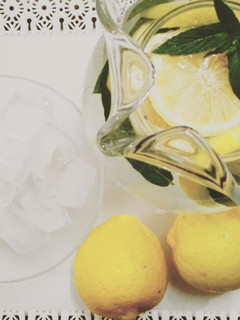 Una foto de Agua limonada