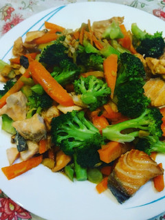 醬燒鮭魚時蔬 的食譜成品照片